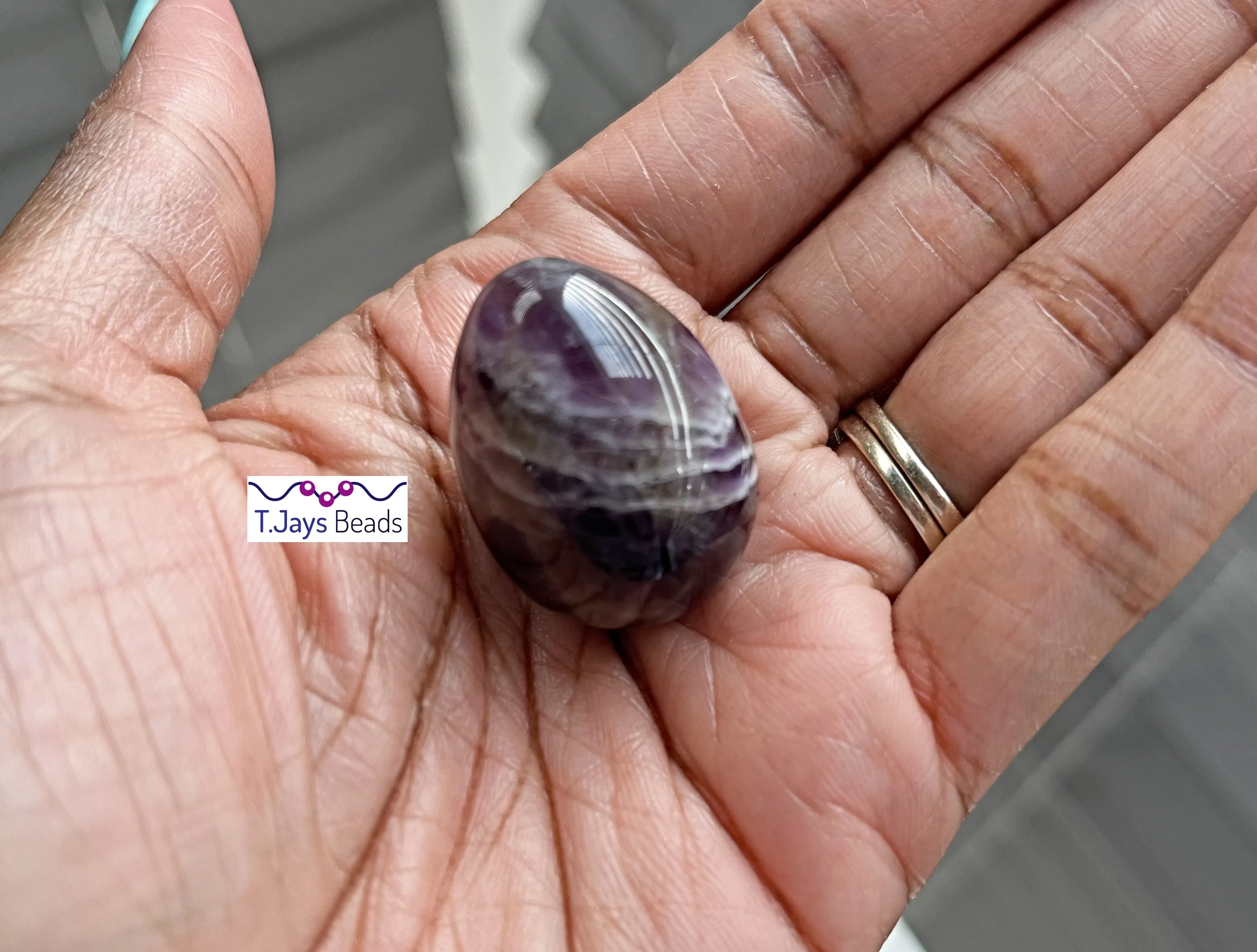 Amethyst Polished Pebble/Egg (22 x 30mm)