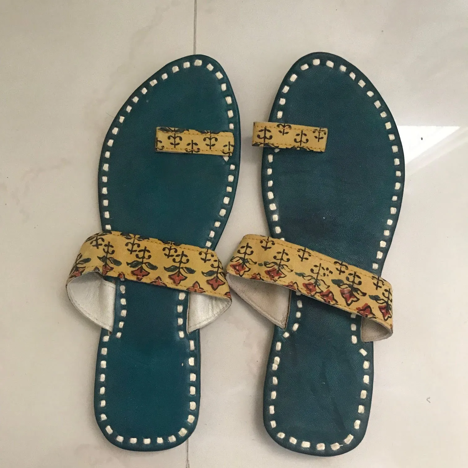 Handmade Chappal-Toe-Ring Chappals