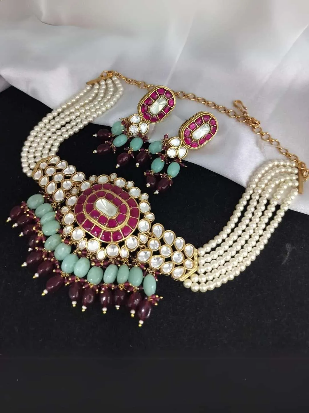 Pachi Kundan Pearl Studded Choker Necklace