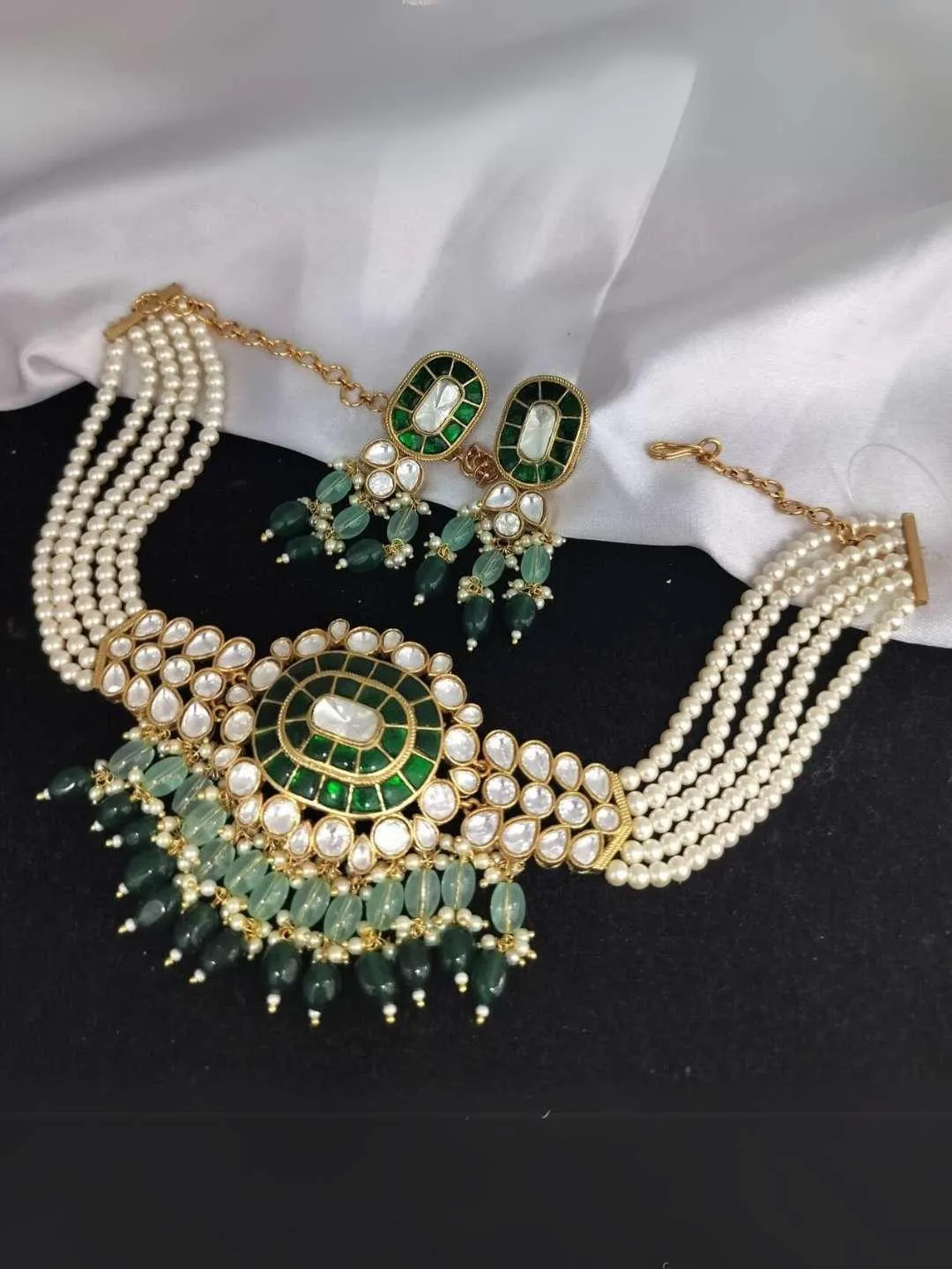 Pachi Kundan Pearl Studded Choker Necklace
