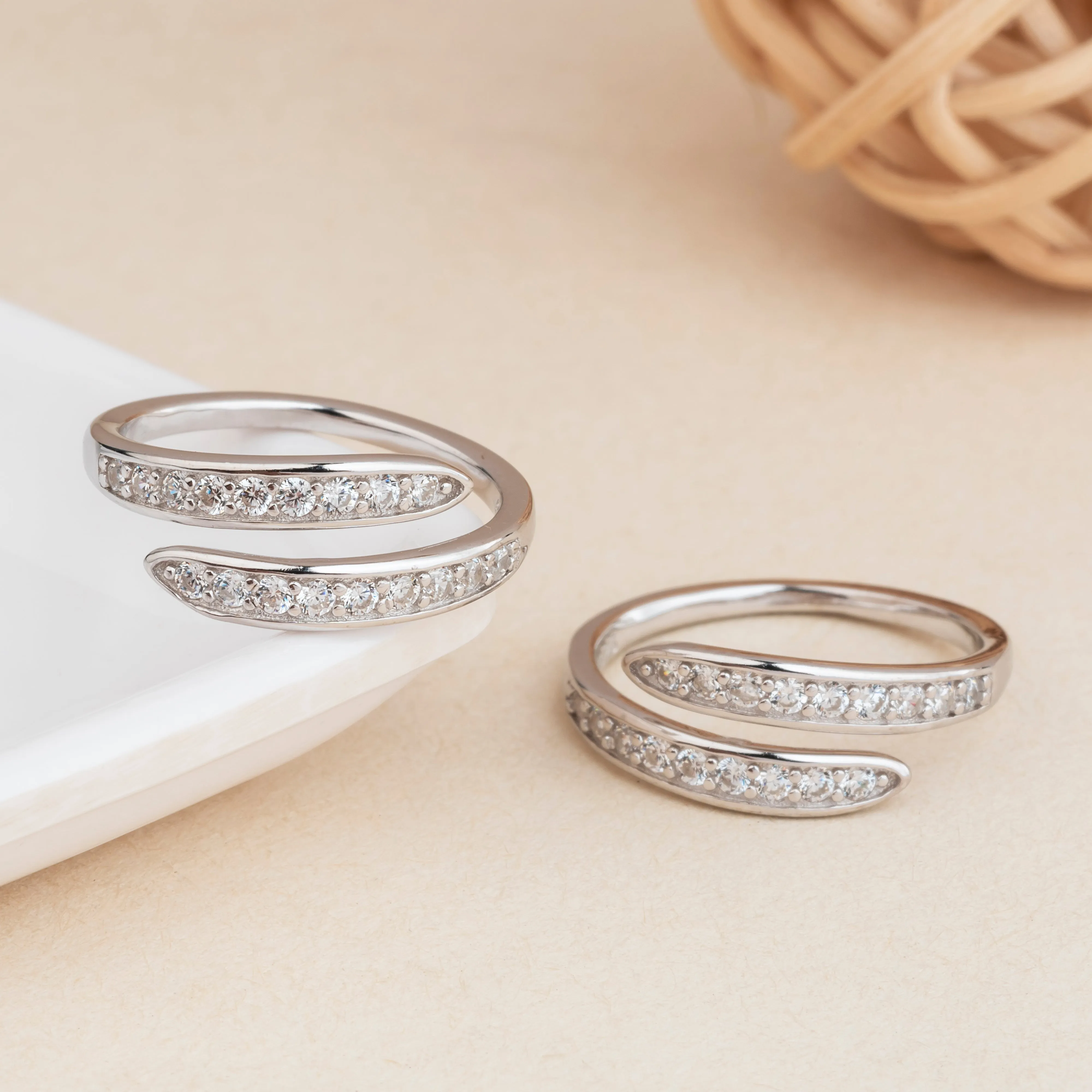 Silver Luna Shine Toe Ring